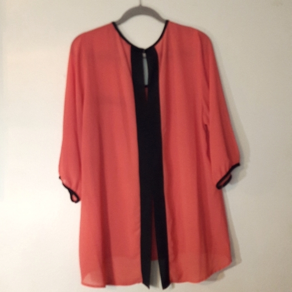 Fashion 2 Figure Pretty Long/short blouse - Picture 2 of 5